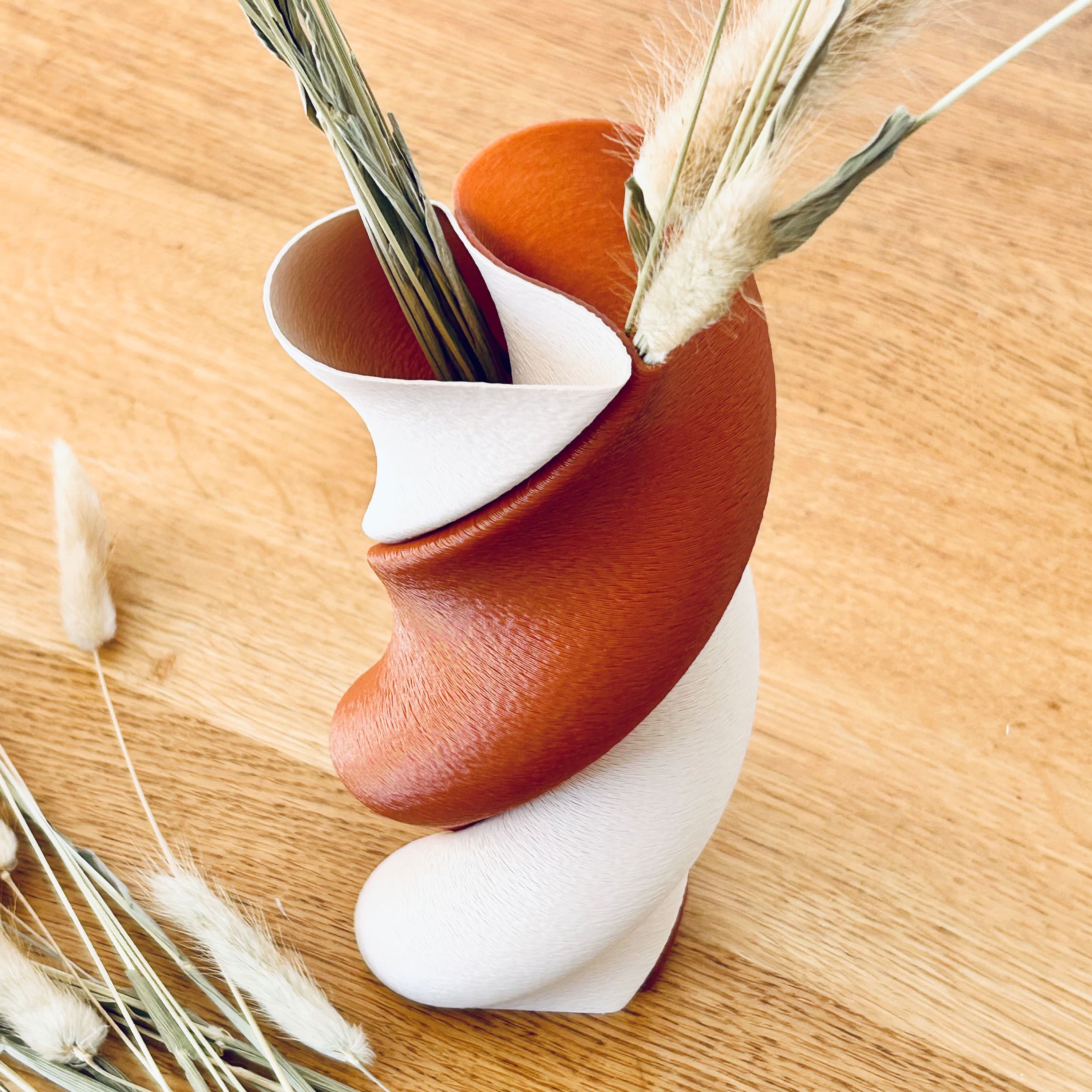 Syzygy Heart Vase - Swiss-made 3D printed design object by NinoLabs