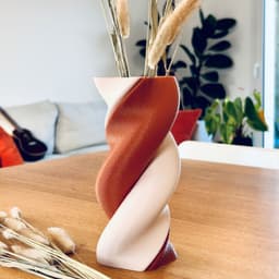 Syzygy Heart Vase - View 2